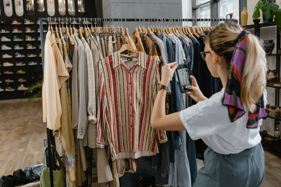 Khu trưng bày máy